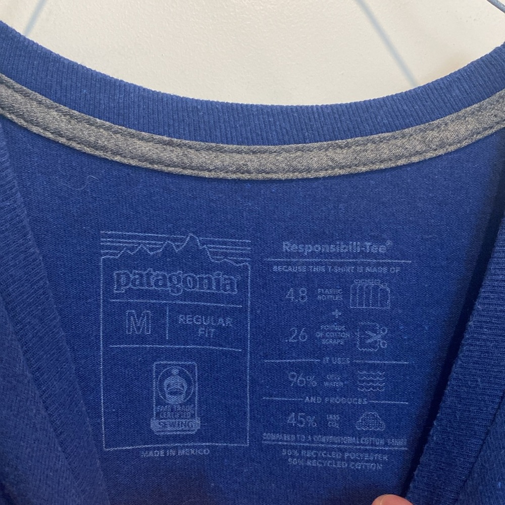 Patagonia M’s P-6 Logo Responsibiliti-Tee. Size: Medium, Color: Superior Blue - Picture 3 of 4